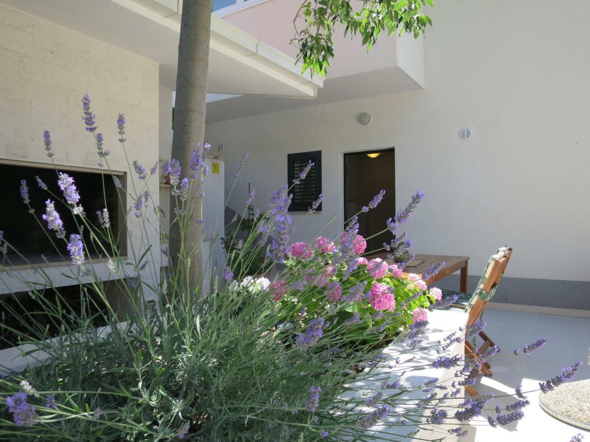 Apartments Kuzmanic Omiš Eksteriør bilde